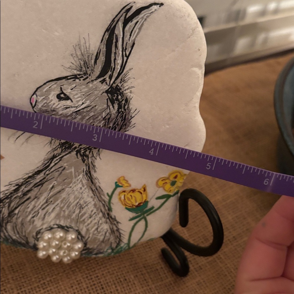 🆕 Hand-Painted Rabbit Stone Decor - Picture 5 of 5